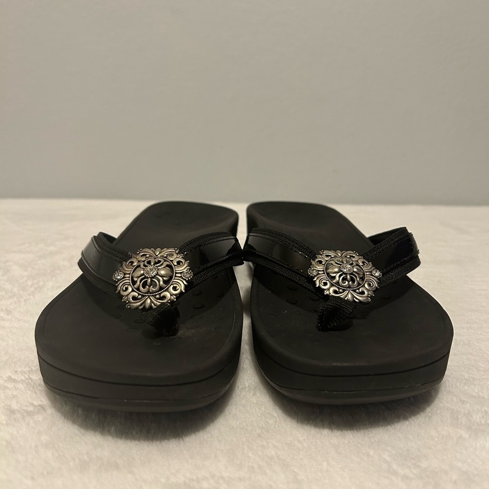 Vionic 380 Hightide Black Sandals with Silver Embellishments